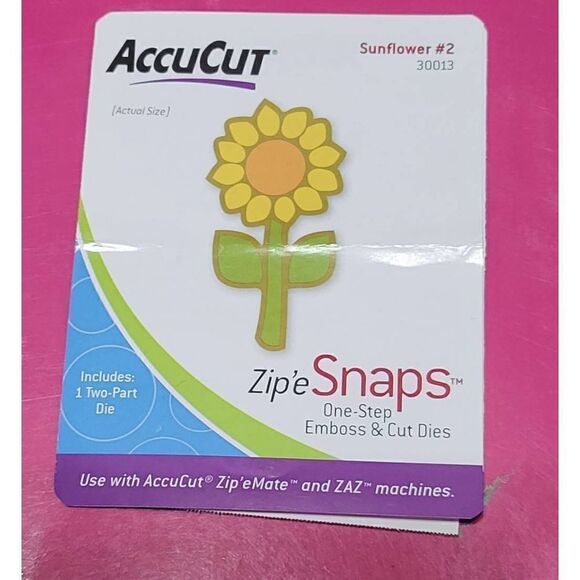 Accucut Wafer Thin Flowers Die Set - Picture 2 of 4